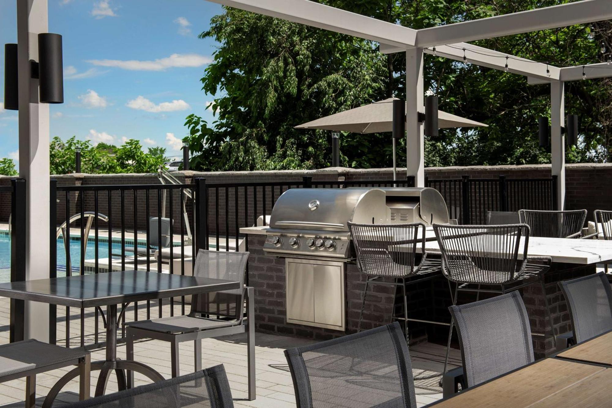 Homewood Suites By Hilton Louisville Airport מראה חיצוני תמונה